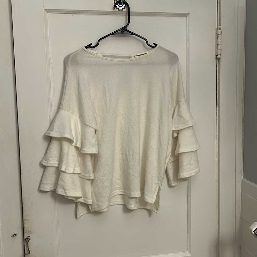 Urban heritage ruffle sleeve top